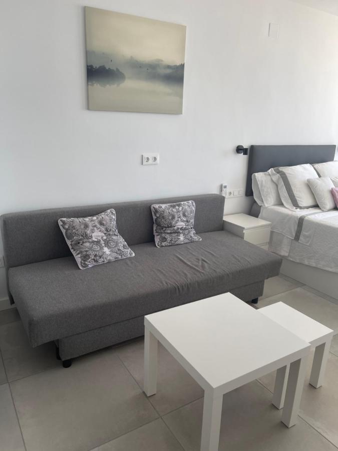 Apartamento Con Vistas Al Mar A Metros De La Playa Carihuela Soleil Apartment Torremolinos Exterior foto