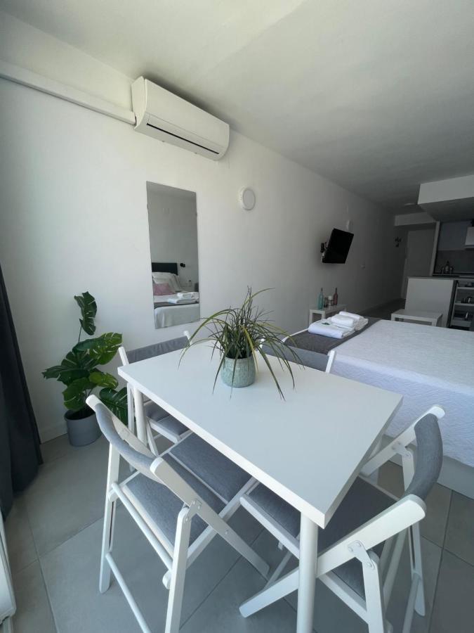 Apartamento Con Vistas Al Mar A Metros De La Playa Carihuela Soleil Apartment Torremolinos Exterior foto