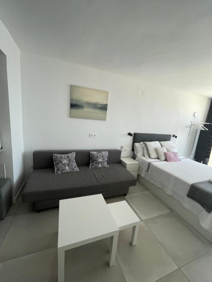 Apartamento Con Vistas Al Mar A Metros De La Playa Carihuela Soleil Apartment Torremolinos Exterior foto
