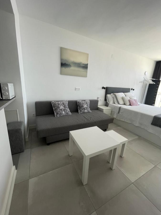 Apartamento Con Vistas Al Mar A Metros De La Playa Carihuela Soleil Apartment Torremolinos Exterior foto