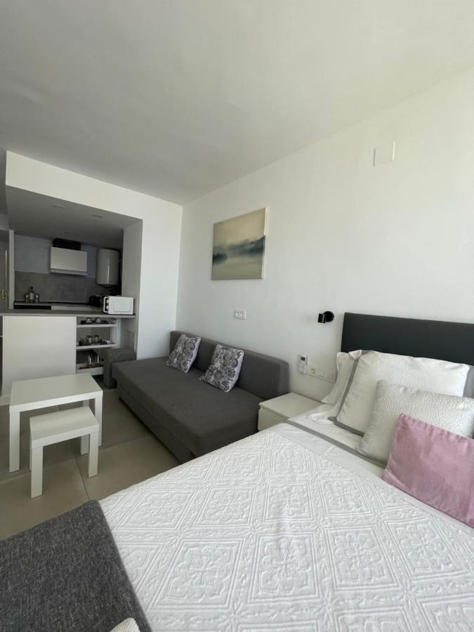 Apartamento Con Vistas Al Mar A Metros De La Playa Carihuela Soleil Apartment Torremolinos Exterior foto